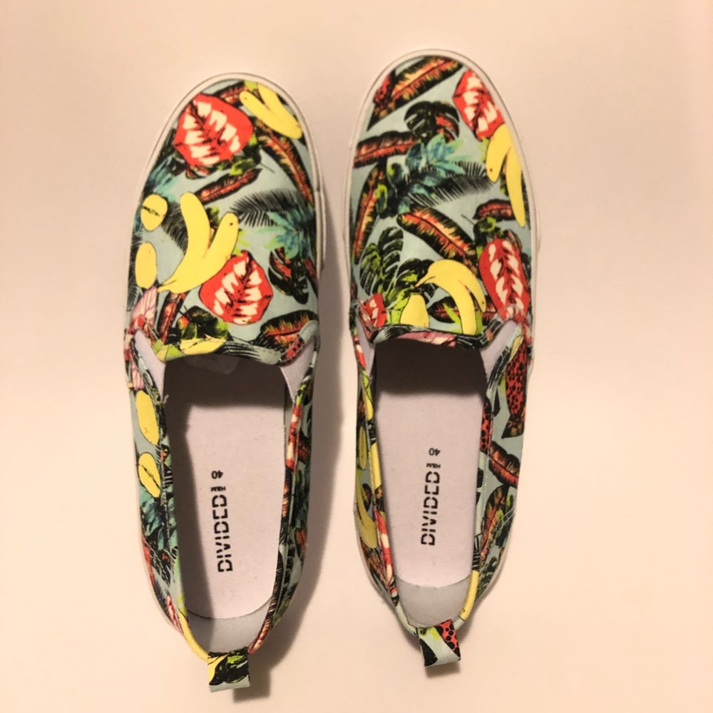 NWOT : H&M sneakers 👟